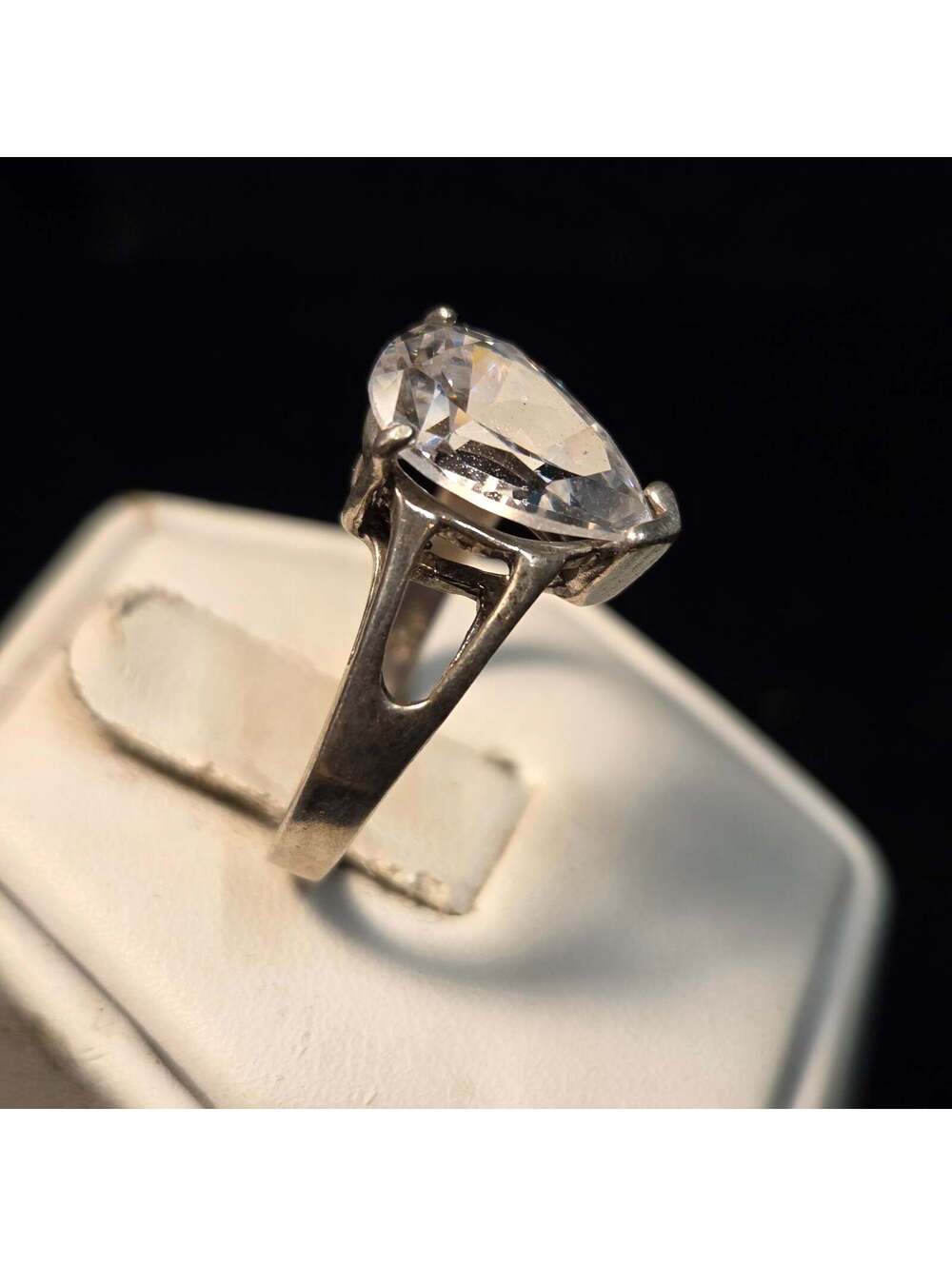 Clear pear cut sterling silver ring sz 8